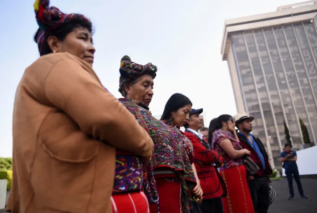 Los crímenes del pasado no se pueden borrar: el juicio por genocidio maya ixil en #Guatemala finalmente

 avanza  👉 avispa.org/?p=115718 

#PueblosOriginarios #PueblosIndígenas #Latinoamérica #Centroamérica #Ixil #ConflictoArmado #Memoria #AmericaLatina #DDHH