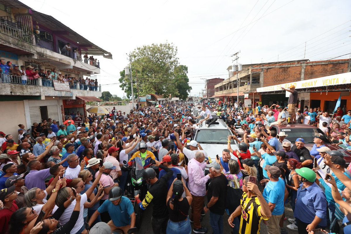 Así recibe #Monay #Trujillo a la líder de la oposición @MariaCorinaYA La avalancha se mueve en Trujillo, solo gente local sin autobuses, sin prensa. Solo con la fuerza de cambio que #Venezuela reclama.