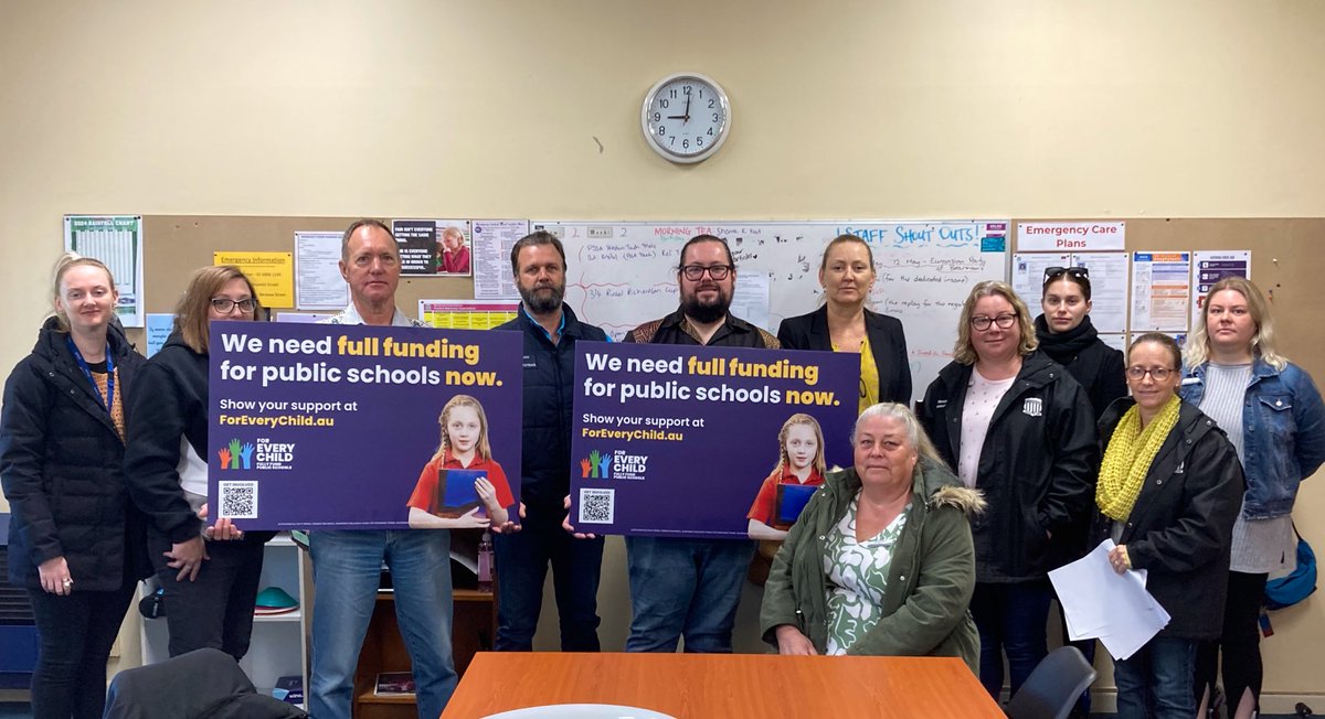 Teachers in Mendooran, western NSW met with @TeachersFed SVP @tash_watt about their central school. Every child should have access to a quality education and a guaranteed curriculum, no matter where you live. To do this, they need funding and teachers. @PublicSchoolsAU @AlboMP