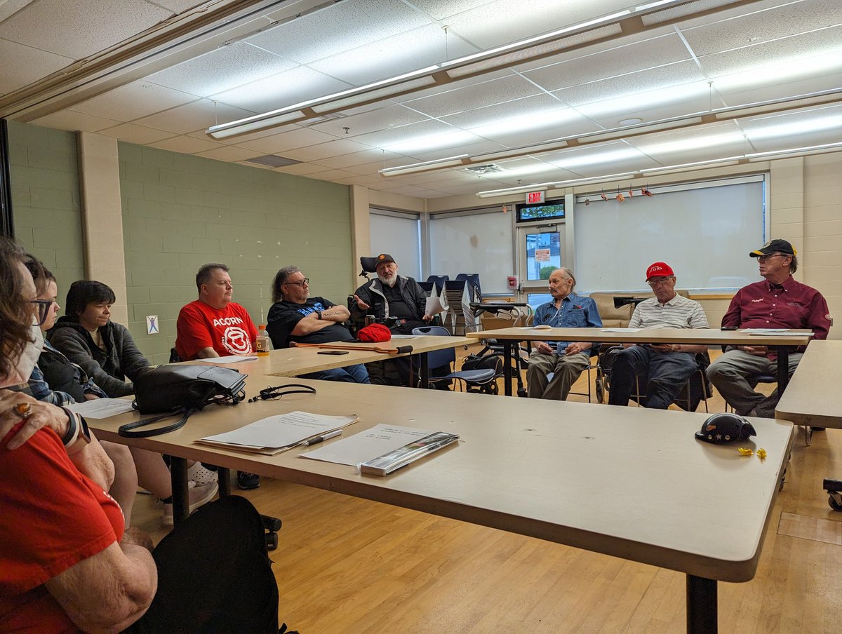 AcornHamilton's tweet photo. Amazing turnout and discussion at our downtown chapter meeting last night at Beasley Community Centre. On the agenda: extreme heat campaign, federal budget and outreach plans for the summer. Next meeting June 4th! #HamOnt #CommunityUnion https://t.co/TPWloaaKMm