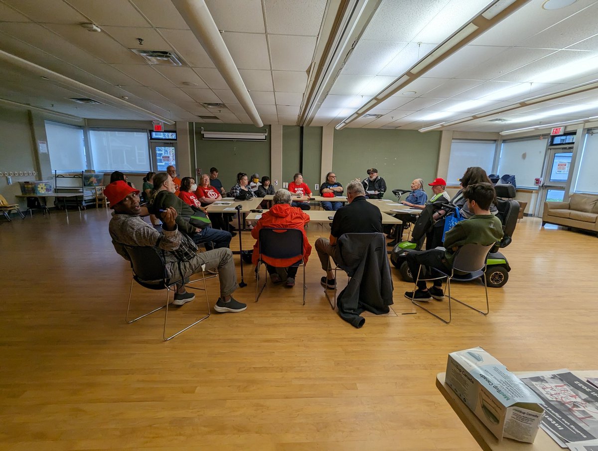 AcornHamilton's tweet photo. Amazing turnout and discussion at our downtown chapter meeting last night at Beasley Community Centre. On the agenda: extreme heat campaign, federal budget and outreach plans for the summer. Next meeting June 4th! #HamOnt #CommunityUnion https://t.co/TPWloaaKMm