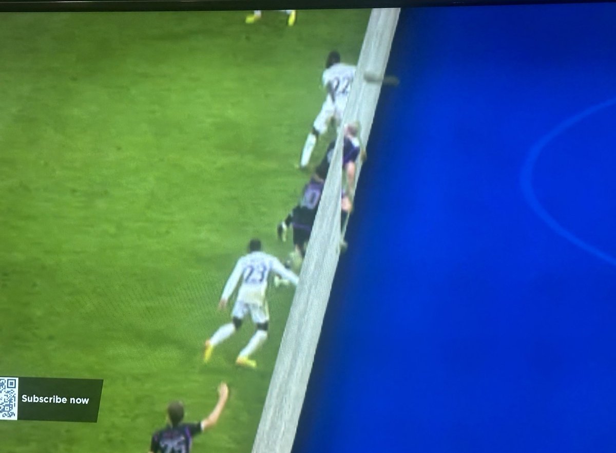According to <a href="/beinsports_FR/">beIN SPORTS</a> Mazraoui was 'ONSIDE' (<a href="/MadAboutBarca/">Mad About Barca</a>)