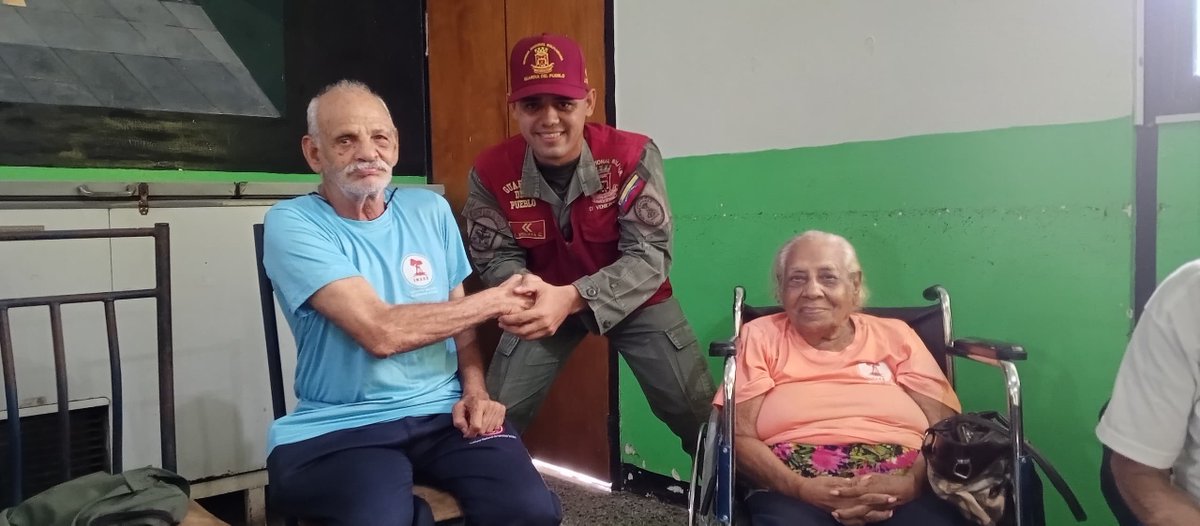 ¡Celebramos con alegría desde el @salainass Guanare el lanzamiento de la Misión Abuelos y Abuelas de la Patria junto a los Centinelas de la Guardia del Pueblo Acarigua! Un paso más hacia la justicia social y el bienestar de nuestros adultos mayores. 

@NicolasMaduro…
