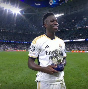 Melhor jogador da partida no jogo de ida ✅
Melhor jogador da partida no jogo de volta ✅

Simplesmente Vinicius Jr. 🇧🇷