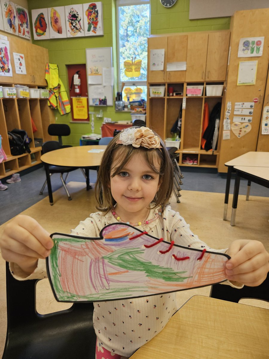 Mrs. Mailloux (@magsmailloux) on Twitter photo Students designed their own shoes after learning about the 'sh' sound this week.
<a href="/MsAwender/">Ms Awender</a> <a href="/Glade_Gators/">ForestGladeGators</a> Students designed their own shoes after learning about the 'sh' sound this week.
<a href="/MsAwender/">Ms Awender</a> <a href="/Glade_Gators/">ForestGladeGators</a>