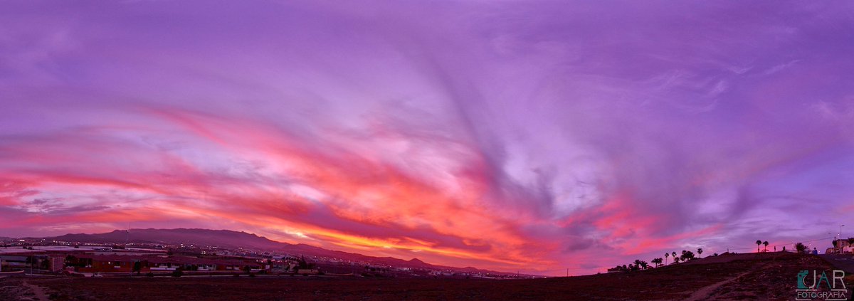 Espectacular atardecer de fuego hoy en Gran Canaria
<a href="/tiempobrasero/">Tutiempo</a>
<a href="/TiempoRTVC/">El Tiempo RTVC</a>
<a href="/VickyPalmaMeteo/">Vicky Palma</a>
<a href="/meteogc/">Meteo y paisajes Gran Canaria</a>
@canarias_es
<a href="/AGMCan/">AGMC - Actualidad Geográfica-Meteorológica de 🇮🇨</a>
<a href="/meteoGCcom/">meteograncanaria.com</a>
<a href="/TiempoRTVC/">El Tiempo RTVC</a>
<a href="/AEMET_Canarias/">AEMET Canarias</a>
