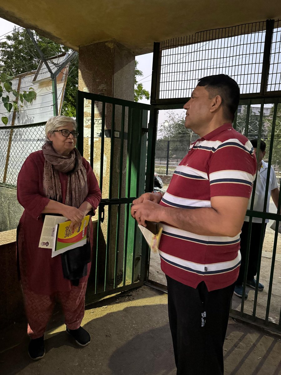 ShabnamHashmi's tweet photo. #WatanKiRaahMein @WatanKiRaahMein
JJ colony Sector 3 Phase 1
Door to door campaign in all 7 constituencies in Delhi as part of #WatanKiRaahMein campaign is taking place to safeguard democracy and the Constitution.
#DefeatHatred #Vote4Love
Our leaflet Poti ki Chitthi Dadi ke Naam is becoming a big hit
You are welcome to volunteer and take the message to people. Contact 9811807558 if you can distribute the leaflet in any area in Delhi
You can donate to us to help us print more leaflets at https://t.co/SXtPXzX8ck