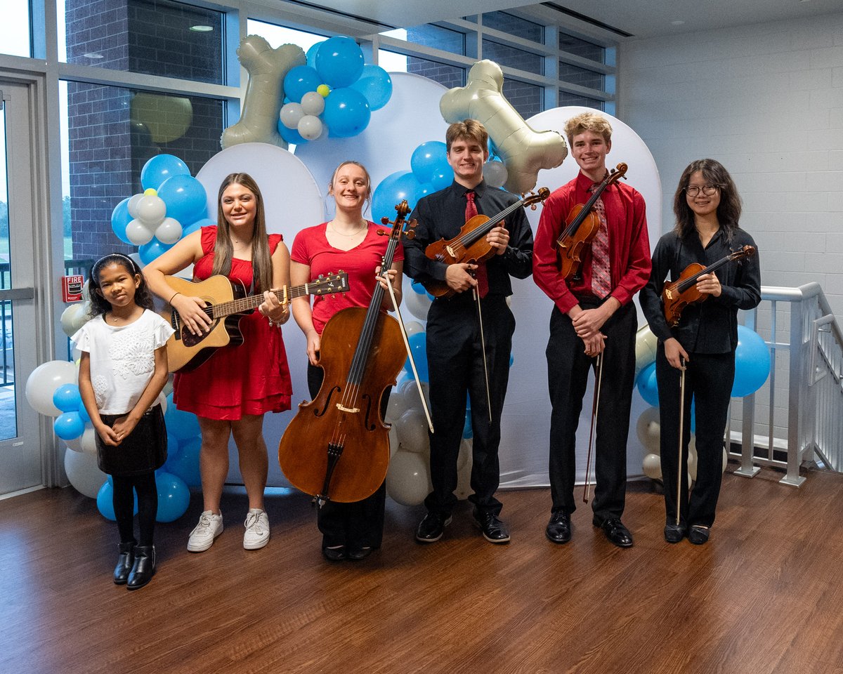 A BIG thank you to our student performers Iyla Pettiett from @LCE_Mustangs, Danielle Sanchez from @WBI_Timberwolf, and Eve Hewett, Bryan Stevens, William Nolan and Suri Xu from @CreekWildcats. You brought the crowd to their feet with your memorable performances!