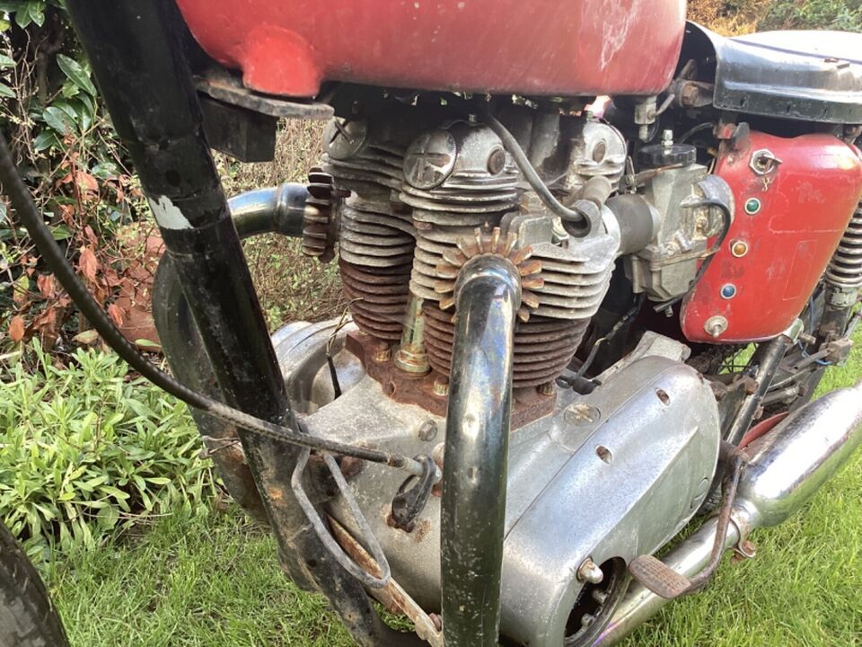 Ad:  1969 TRIUMPH BONNEVILLE - 'MATCHING NUMBERS RESTORATION PROJECT'
On eBay here -->> ow.ly/Ef1250RzTR6

 #TriumphBonneville #ClassicMotorcycle #VintageBike #RestorationProject #MotorcycleRestoration #BikeLife #ClassicBike