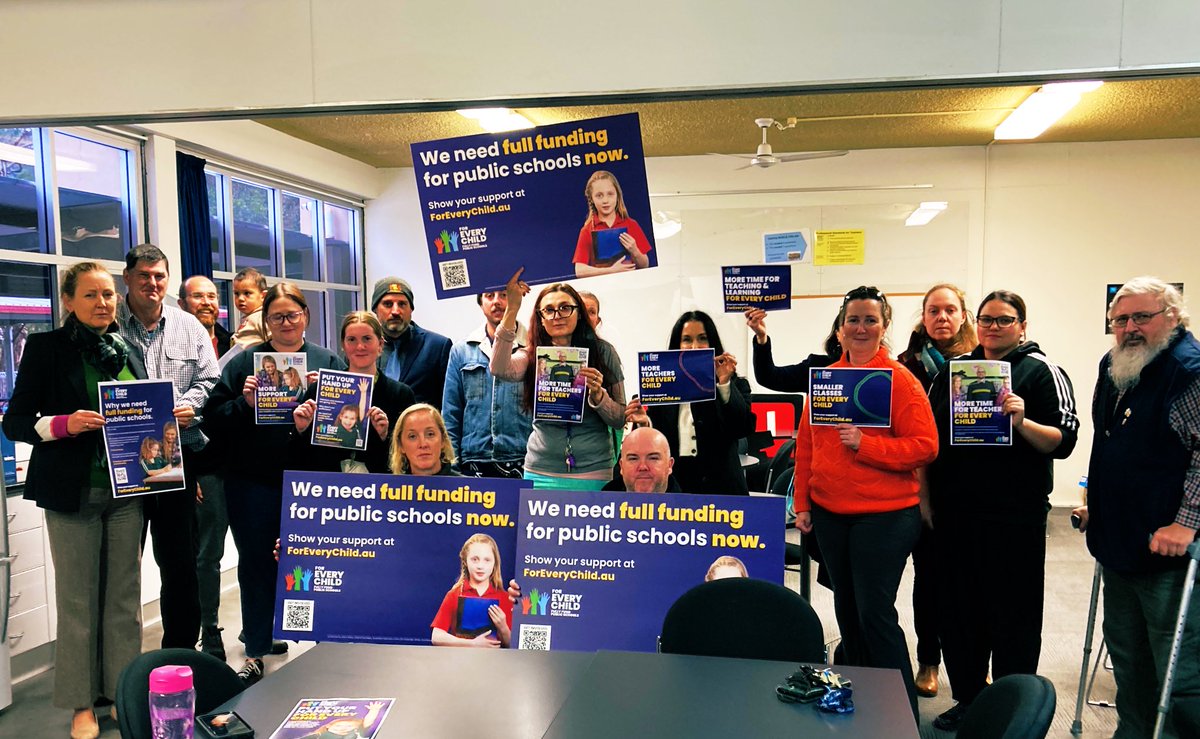All kids deserve a quality education in a fully resourced school. Lithgow high teachers know that 100% of school funding means better outcomes for students & the resources & support teachers need to teach. Fund our public schools @TeachersFed @tash_watt @AlboMP @PublicSchoolsAU
