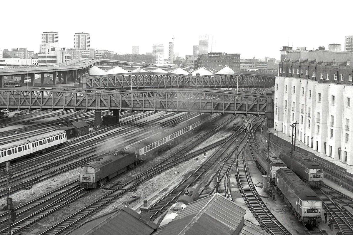 Never see this again #Paddington #Railwayphotography  @GWRHelp (photo Jeff Kirk)