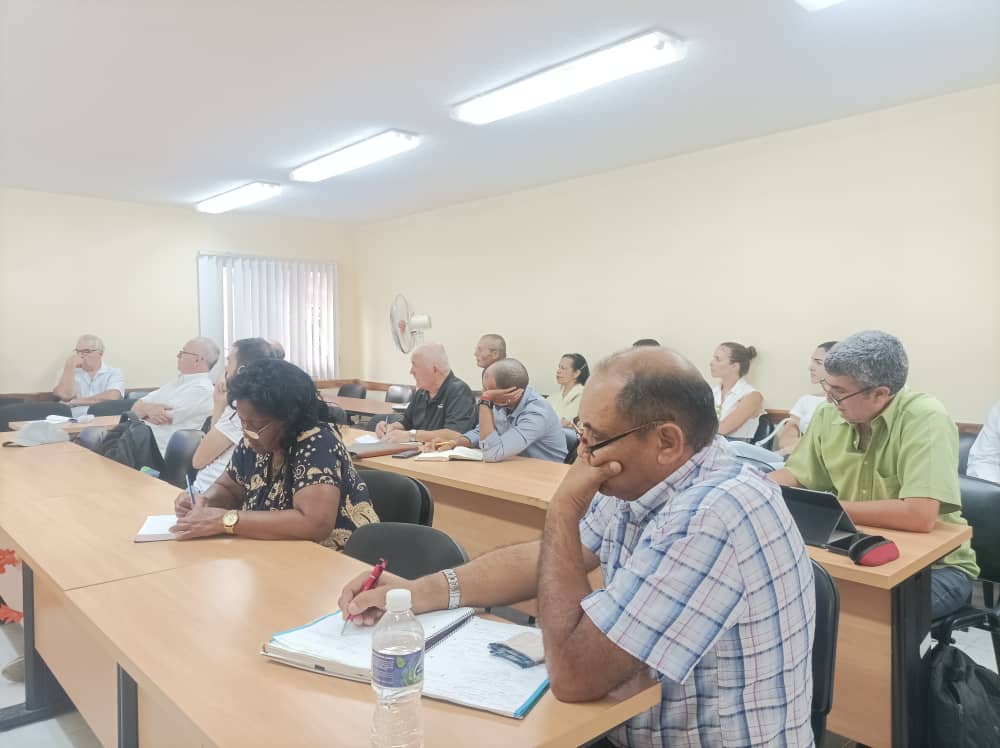 🧐 En esta sesión vespertina se desarrolló en el <a href="/cecofismfp/">CECOFIS</a> el evento prejornada científica "Debate técnico sobre Precios". 
#FinanzasyPrecios 🇨🇺