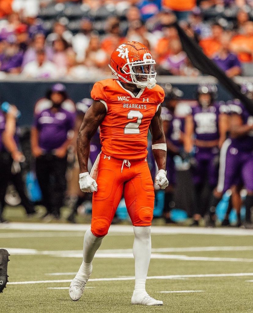 #AGTG Hallelujahhhh ! I’m Highly Blessed to receive my 12th Division 1 Offer From Sam Houston State University !!!! Thank you God ✝️ #GoBearkats @BearkatsFB