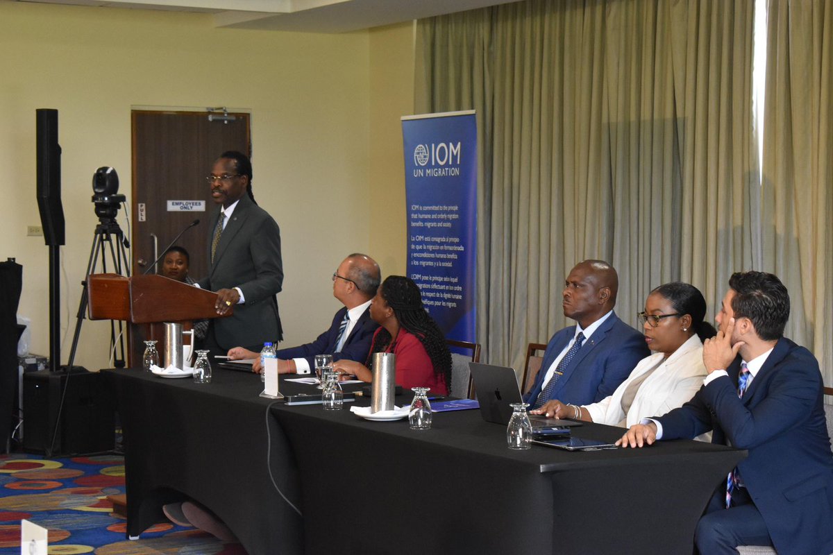 🗣️'Climate change is no longer a prospect; it is here with us.', said @FitzgeraldHind4, Minister of @ttnatsecurity, during his presentation.