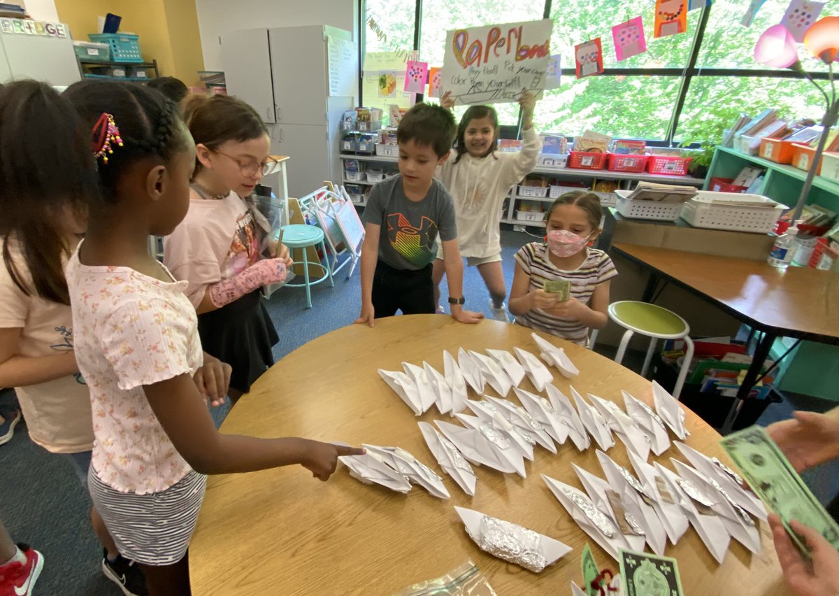 Concluding our economics unit with Market Day! <a href="/mdhippos/">Mount Daniel School</a> <a href="/FCCPS/">Falls Church City Public Schools</a>