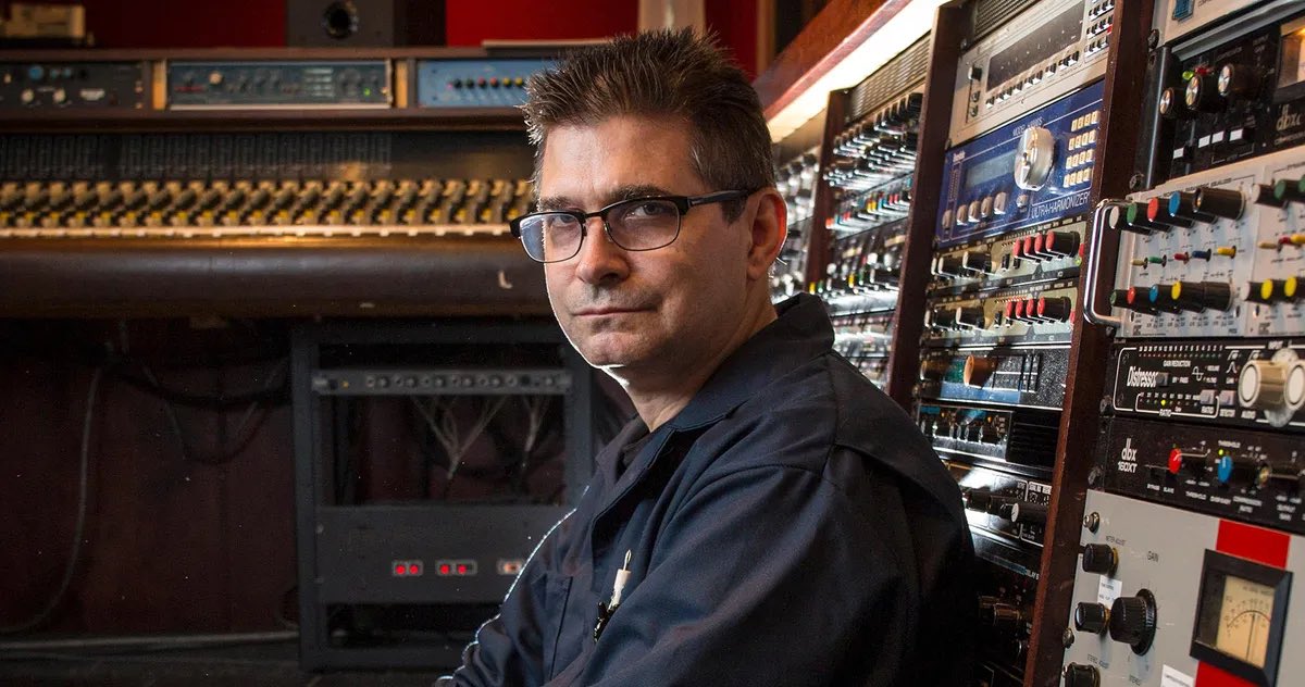 Sad day for the world and especially here in #Chicago. Goodbye #SteveAlbini. Your legendary music engineering produced some of the best albums of all time, including seminal records in my life. I’ll be spinning them all week to honor your legacy. #electricalaudio #RIPSteveAlbini