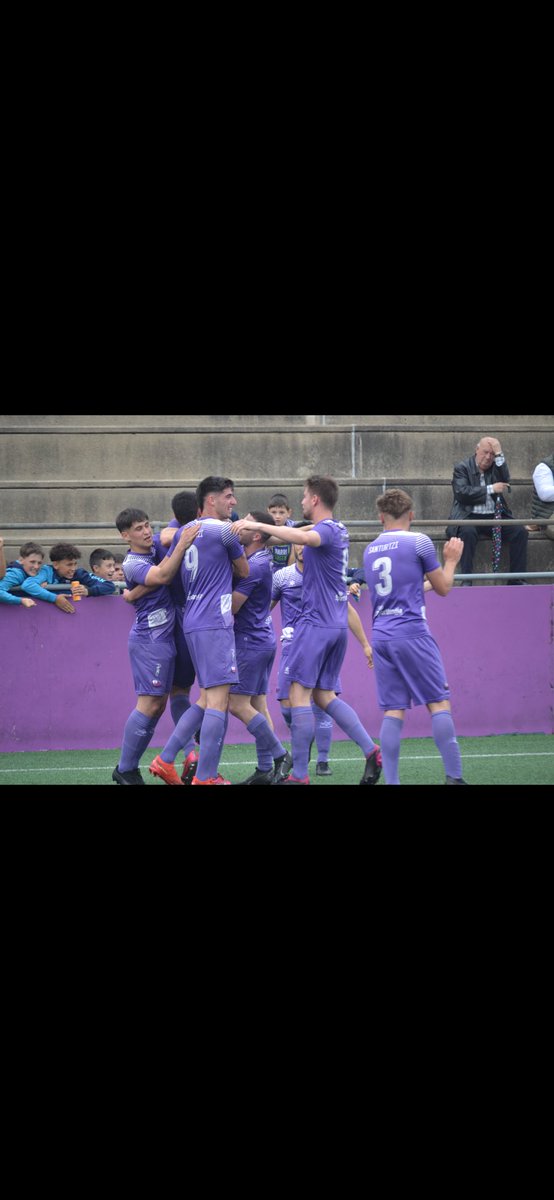 Laura19833701's tweet photo. Celebración del primer gol del @CDSanturtziKE https://t.co/FYY0fFy39J