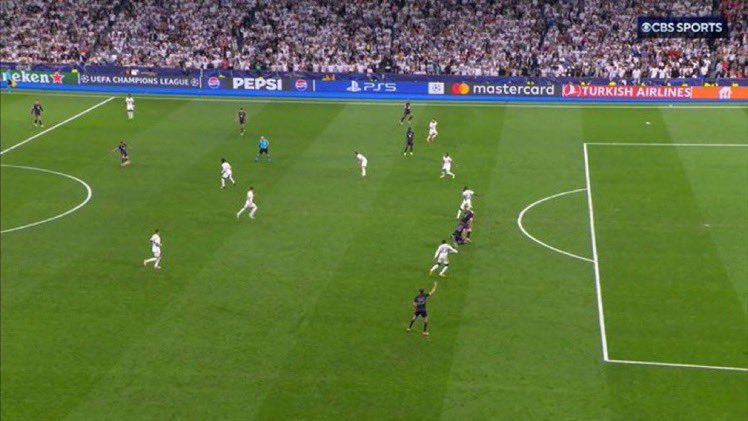 ActuFoot_'s tweet photo. Matthijs De Ligt : « Je pense que nous connaissons tous les règles. Si le hors-jeu n'est pas clair, vous devez continuer à jouer ! 𝗖'𝗲𝘀𝘁 𝗹𝗮 𝗿𝗲̀𝗴𝗹𝗲 ! 😤 

Je trouve ça honteux. Le but de Joselu était également presque hors-jeu et ils continuent à jouer. Pourquoi pas avec nous ? 🗣️ »