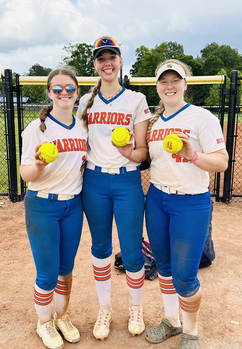 Warriors go undefeated on day 1 of the NACA National Tournament (division 1)! They outscored their opponents 27-2! Shout out to the bomb squad @TaeganLermann @BreCalhoun06 & @Dwyer2024 !!