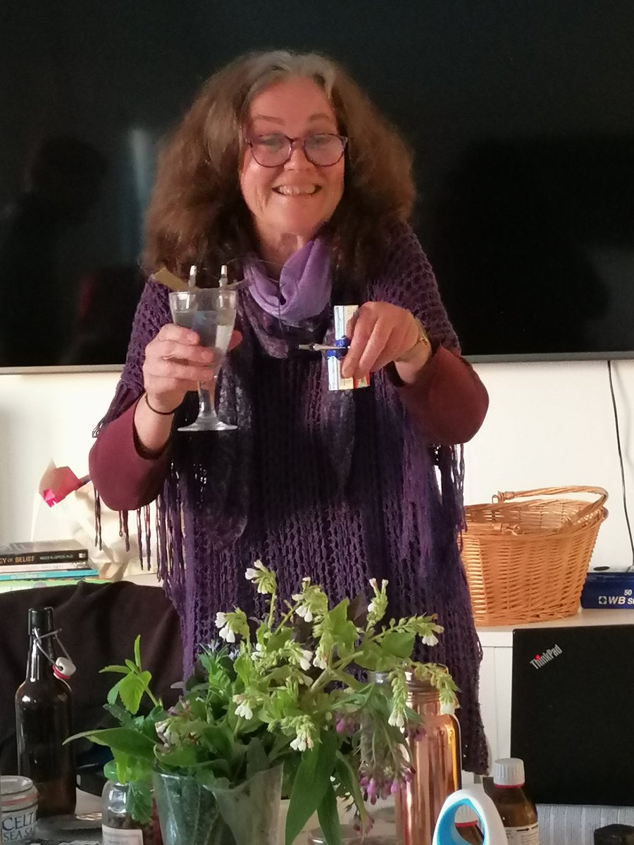 COSCTGroup's tweet image. Thanks to Jenny for an interesting and informative introduction to herbs and kitchen cupboard medicines. Thanks to all of you who joined for a great discussion. Hopefully meet you at our next event