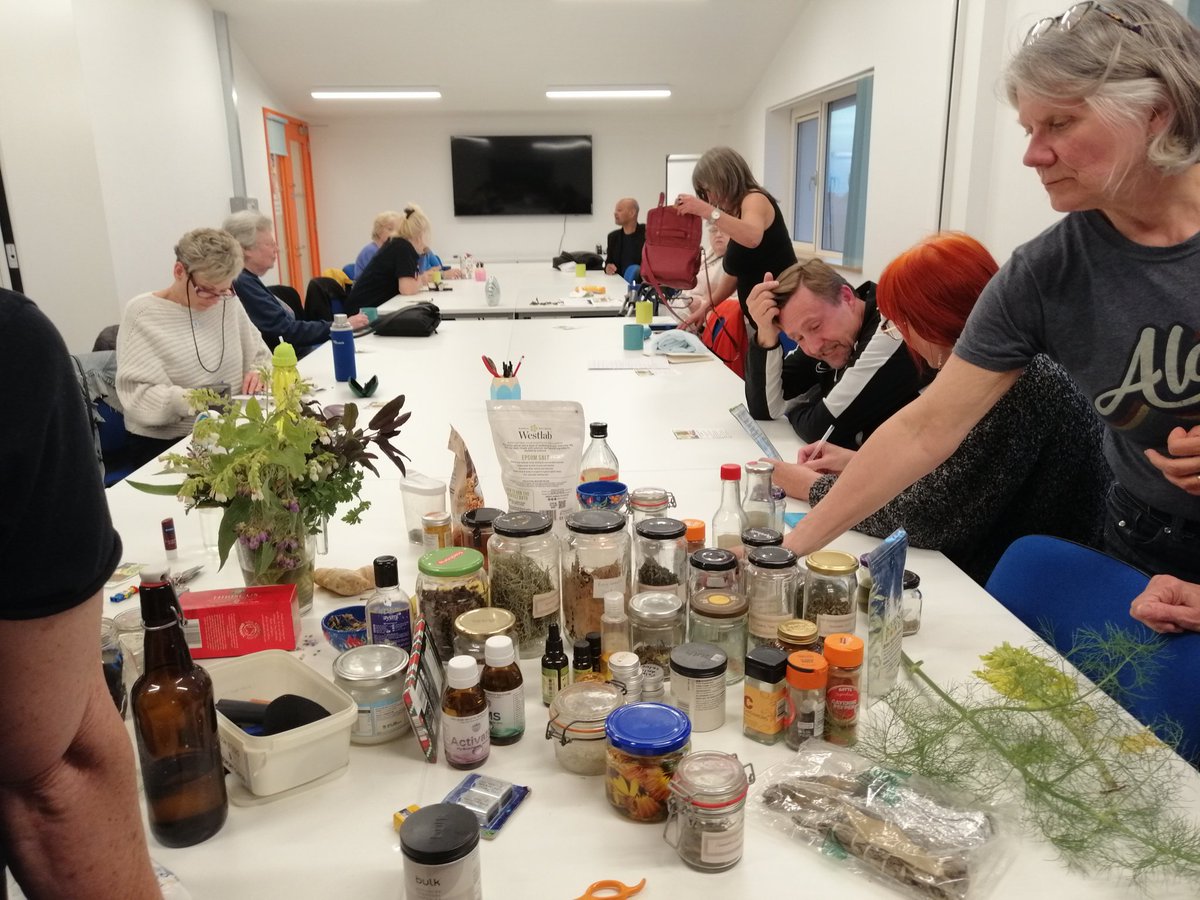 COSCTGroup's tweet image. Thanks to Jenny for an interesting and informative introduction to herbs and kitchen cupboard medicines. Thanks to all of you who joined for a great discussion. Hopefully meet you at our next event