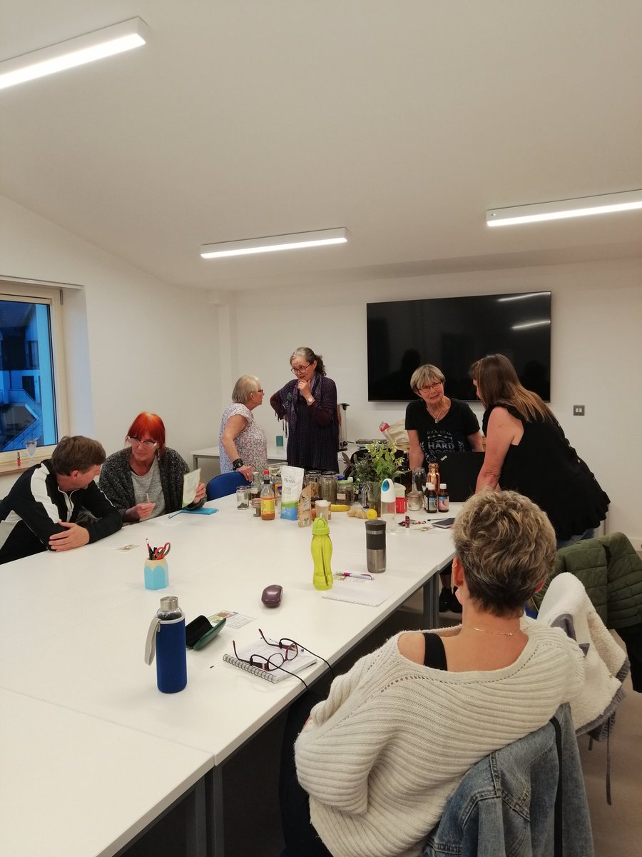 COSCTGroup's tweet image. Thanks to Jenny for an interesting and informative introduction to herbs and kitchen cupboard medicines. Thanks to all of you who joined for a great discussion. Hopefully meet you at our next event