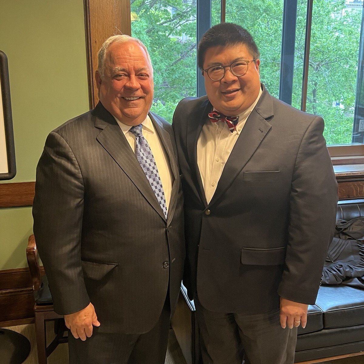 Our Chair John Kim had the opportunity to address the new attorneys who were sworn in today in the Fourth District and to connect with other legal leaders. 1: Kim & Kevin White, an attorney at James Kelly Law Firm 2: Kim & Perry Browder, 3rd VP of @ISBAlawyer