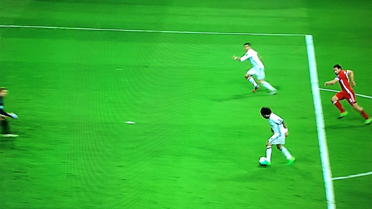 💣 "EL ÁRBITRO TOMÓ UNA DECISIÓN EXTRAÑA, ESTO PASA AMENUDO EN MADRID, YA ME PASÓ CON 2 GOLES DE CRISTIANO. NO SE PUEDE EXPLICAR."

🗣️ Thomas Müller