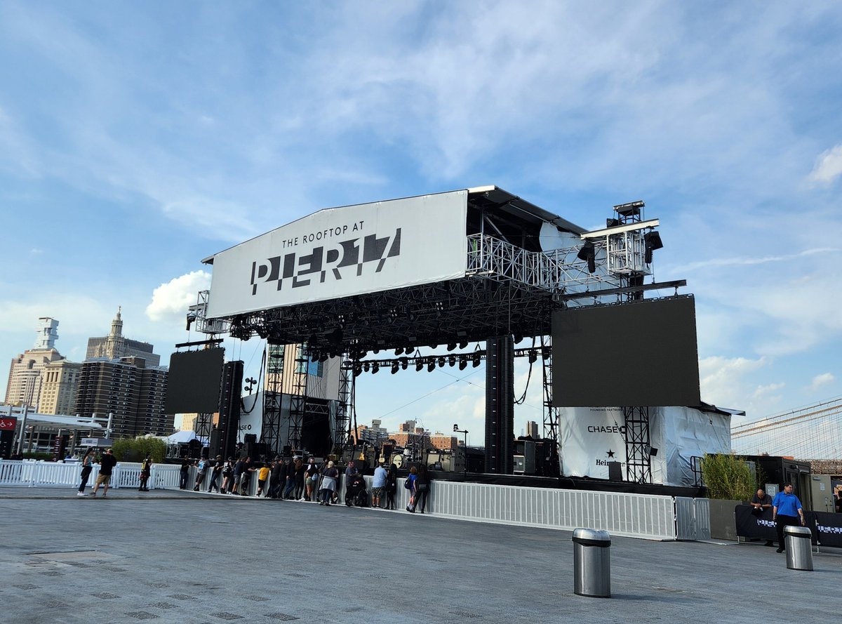 mytimeisnoww's tweet image. Bad Religion &amp;amp; Social Distortion tonight
