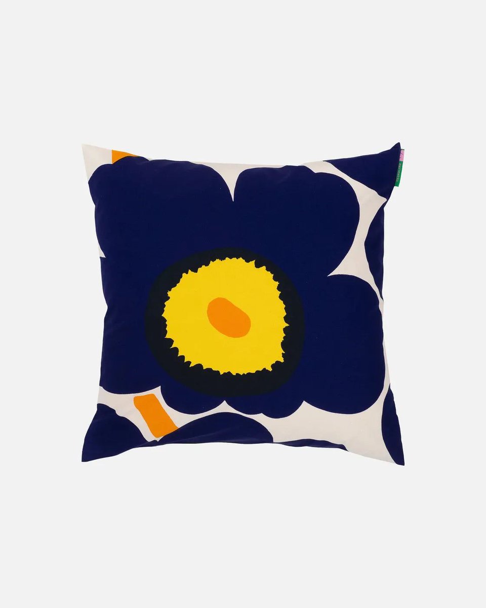 Bring the joy of Unikko home! This unbleached cotton cushion cover features the iconic poppy design. #Marimekko #HomeDecor #thunderbay #cushioncover #unikko #Identity
finnport.com/products/unikk…