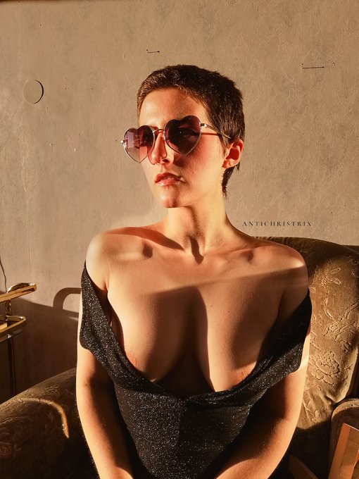 Summer lovin' 💛💛💛 https://t.co/qiTdXmOErR<a href="/tag/onmfc"class="tags"><span>#onmfc</span></a>