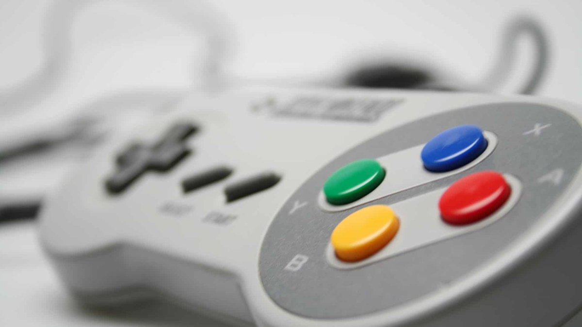 Un raro prototipo de Super Famicom recibe una oferta de 3 millones de dólares a través de una subasta y luego desaparece misteriosamente - nintenderos.com/2024/05/un-rar…