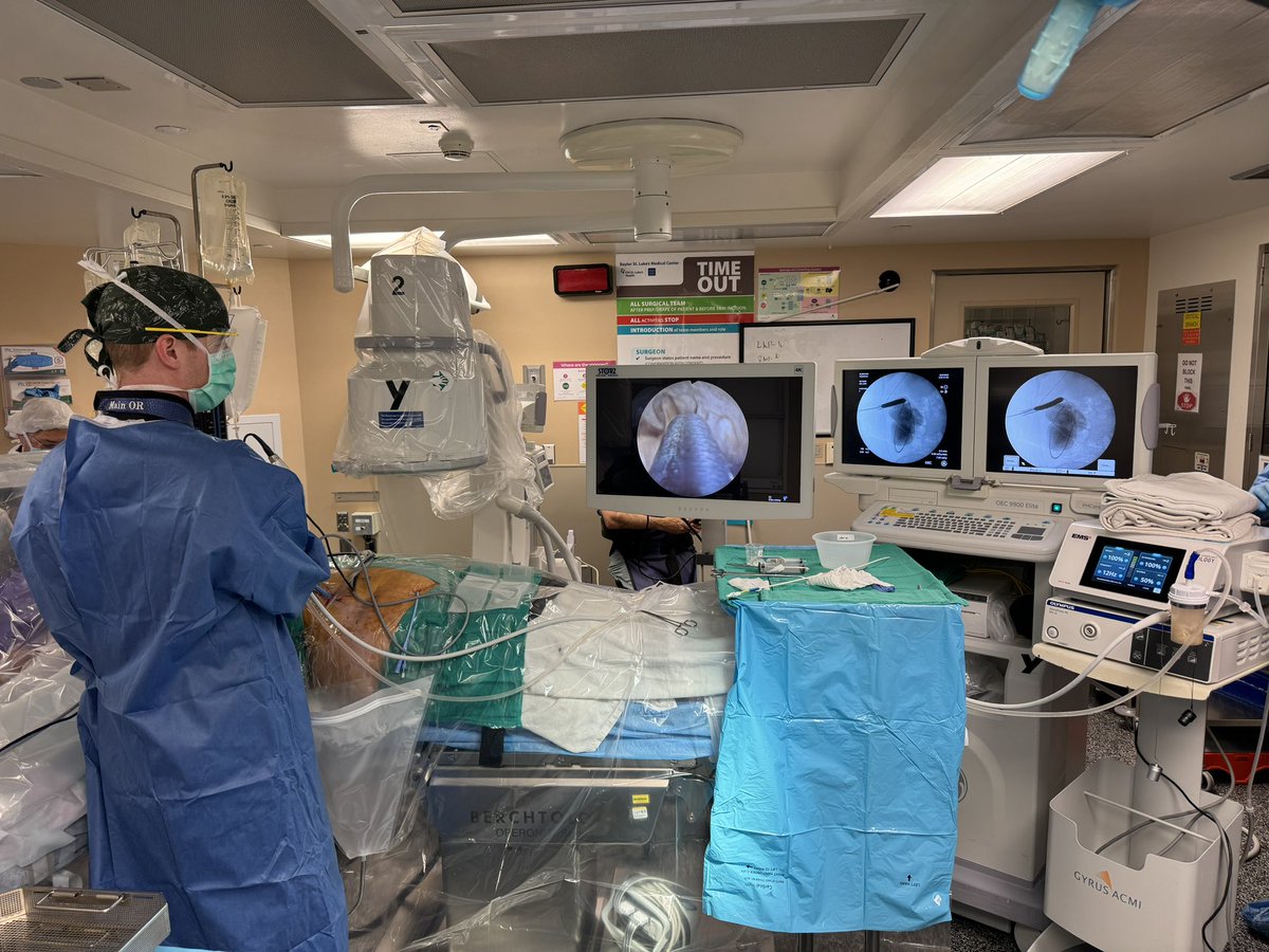 Just a small 15 - 20 cm percutaneous stone problem in an Indiana Pouch….. @bsc_urology #trilogy for the win here. Impressed with the speed of fragmentation and evacuation of very large stones. Just needs a bigger stone cup…