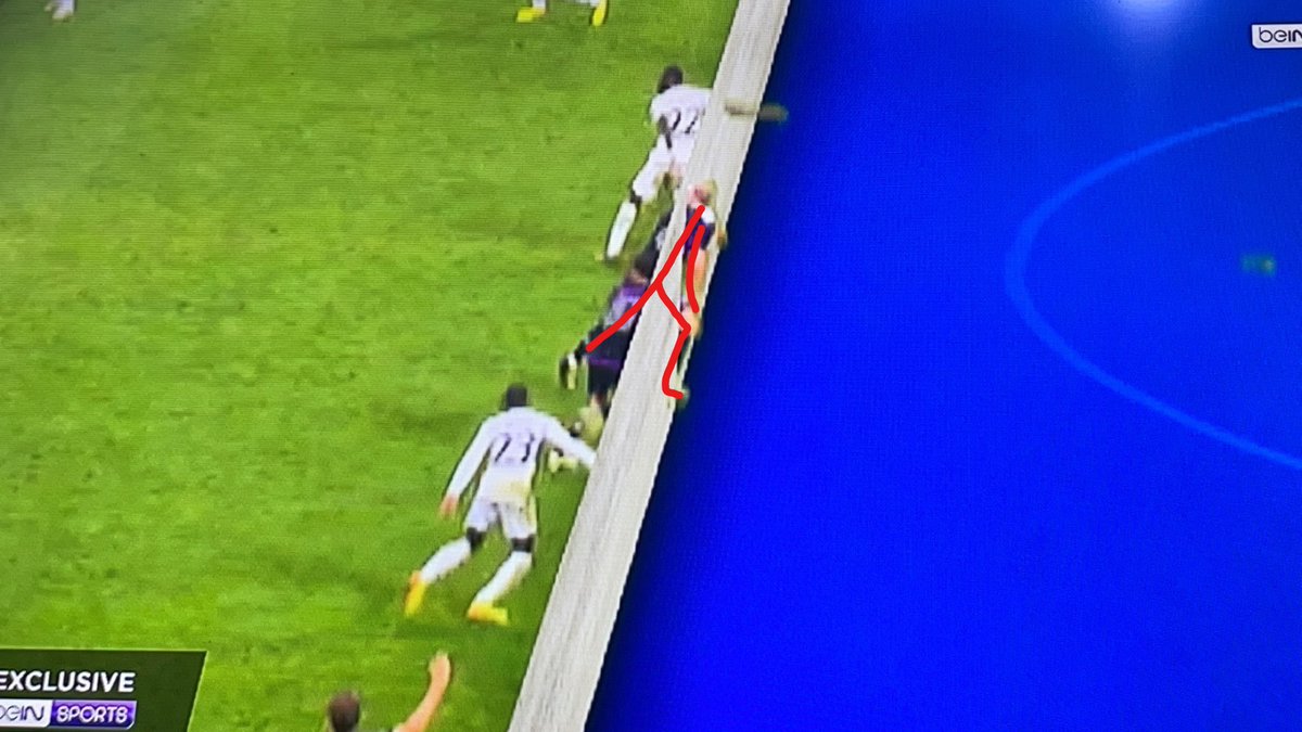 ripcvpid's tweet photo. @VojtchMarek13 @Derrick_Koehn27 @axelthfc thats de ligts leg you genius https://t.co/AKvo8sj2cE