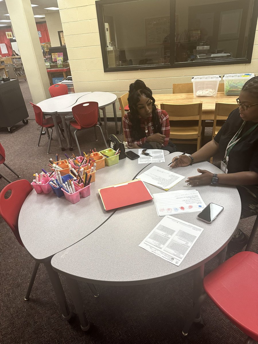 I caught one of my amazing teachers conferencing with a parent before school this morning 🌟🍎📝 The dedication‼️ #CreatingChampions @pamelaweiser @hodge_kia @DrTamaraCandis
