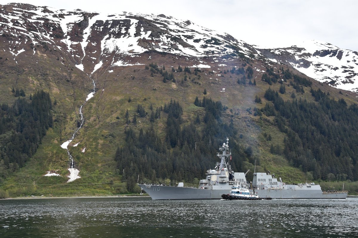 #WarshipWednesday #aroundtheglobe📷📷 @USS William P. Lawrence (DDG 110) sails through Gastineau Channel in transit to Juneau, Alaska to take part in the Maritime Festival alongside @navybandnorthwest during a scheduled port visit. #homeportship 📷 📷 courtesy Surface Warriors