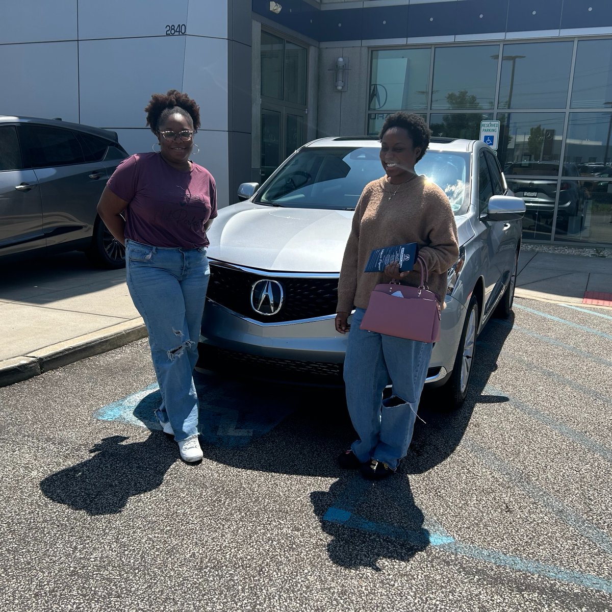 💝 Congratulations, Shay and Janice, on your new Acura RDX from Scott! #HappyCustomers #EliteAcura