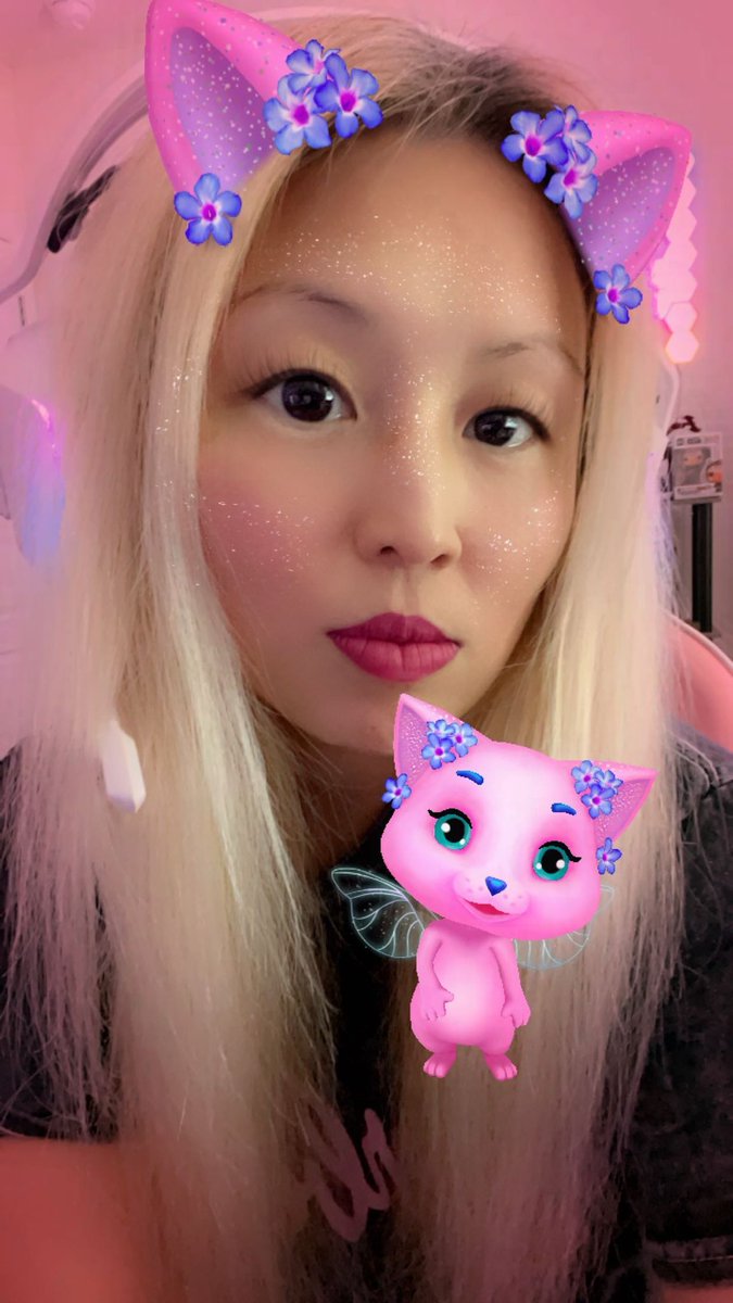 #selfie Kitty magic #pcgamer #twitchstreamer #asianstreamer #gamergirl #leagueoflegends come see me on #twitch on a #wednesdaystream #cutepic #asianblonde #supportsmallstreamers #livestreaming