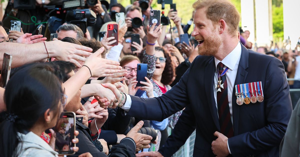 Prince Harry beams on lively Invictus Games walkabout as public chants 'we love you' ok.co.uk/royal/prince-h…