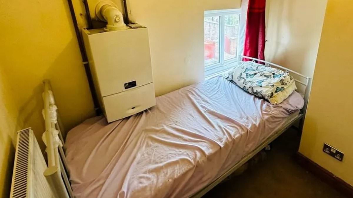 This bedroom really is steamy! Grade II-listed house with boiler mounted on top of the bed could be yours for £120,000 trib.al/KFc7r5Z