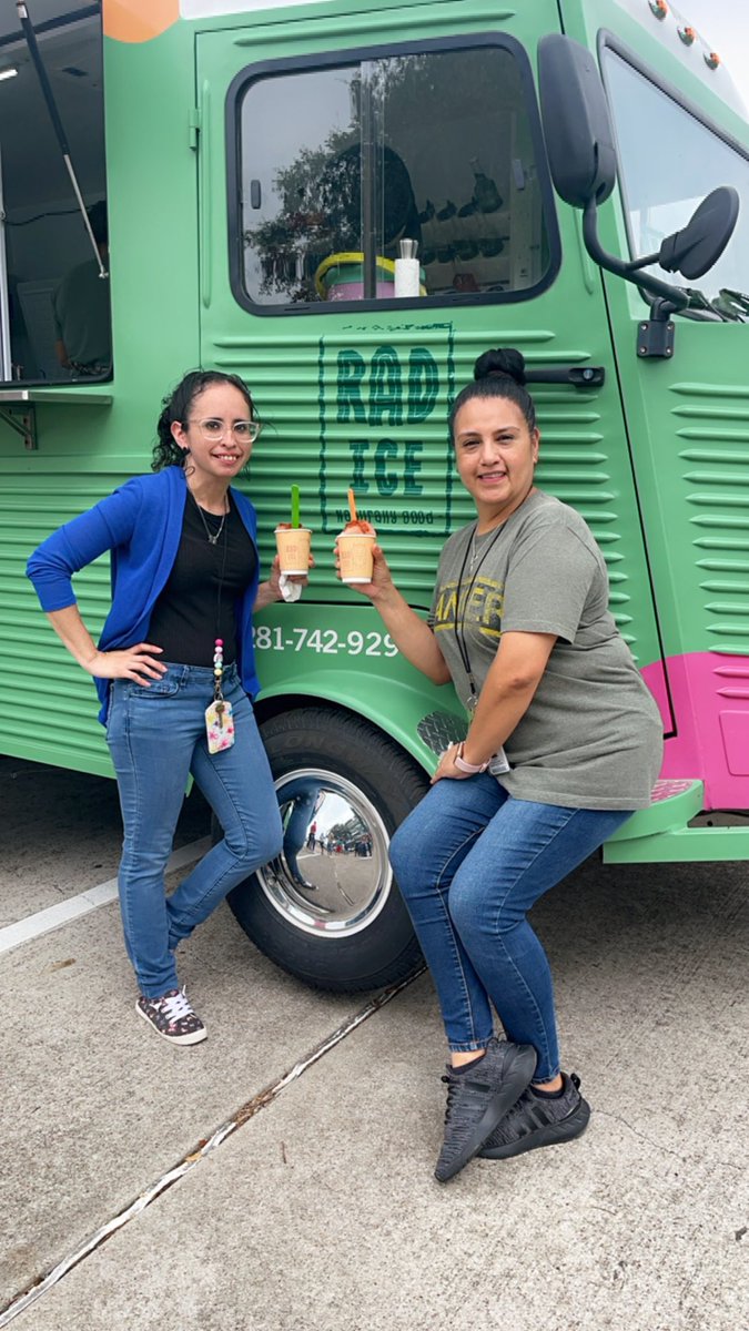 Thanks to @ReesStars and #RADIceTruck for cooling us off with some yummy snow cones. @AliefISD @MireyaFromTX @KathyCherryAP