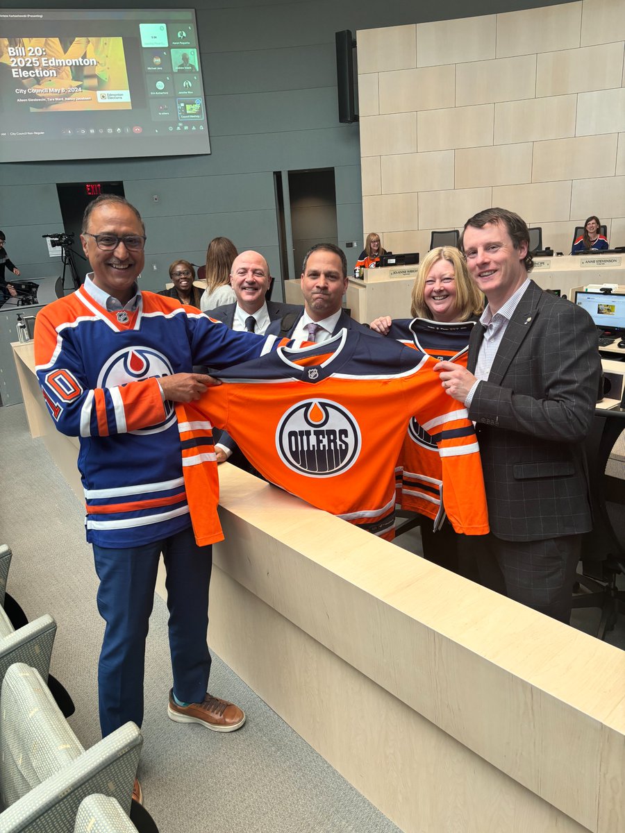 Thank you @ABmunis for coming to Council today to talk about your advocacy work! We wanted to share our excitement for tonight’s game with @ABmunis As you can tell, Mayor Gandam, President of Alberta Municipalities, was especially happy to be celebrating round two of the…