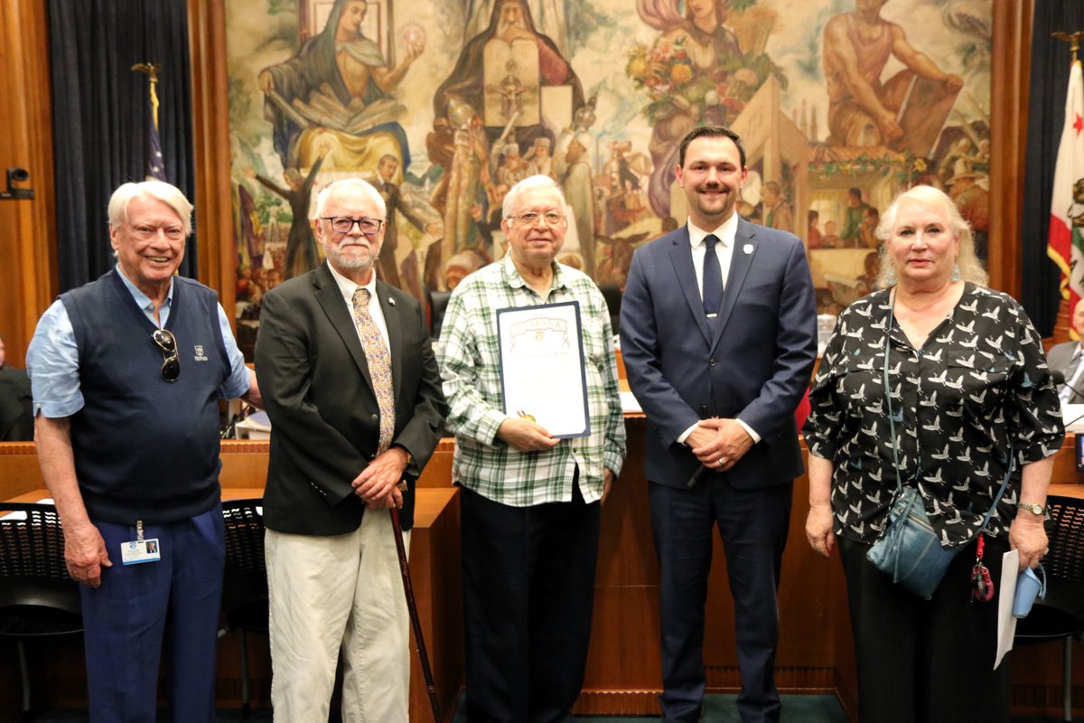 Join us in recognizing the 2024 Peter McGrath Older Americans Outstanding Volunteer Award recipients, Ms. Linda Barnes and Ms. Carole Collins! 🏆Members of the Senior Citizen Board were also present last night to celebrate May as Older Americans Month in the City of Burbank👏