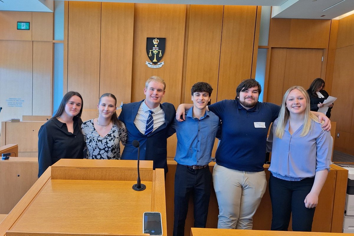 Students in grades 11 and 12 at @StTSecondary had the opportunity to compete in a mock trial at the Belleville Court House this week as part of their law course. A mock trail supports students in applying criminal trial procedures in an actual courtroom before a judge.