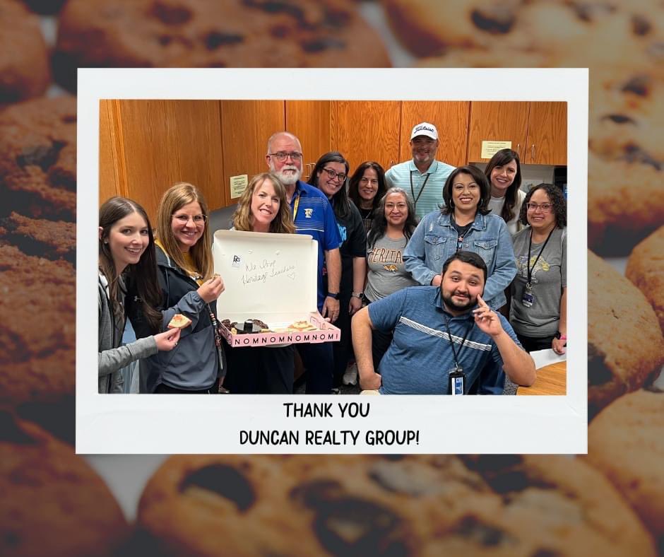 🎉A shoutout and heartfelt thanks to Duncan Realty Group! 🍪 They just made our day a whole lot sweeter by bringing over a box of delicious Crumbl Cookies. Their thoughtfulness and generosity are truly appreciated.