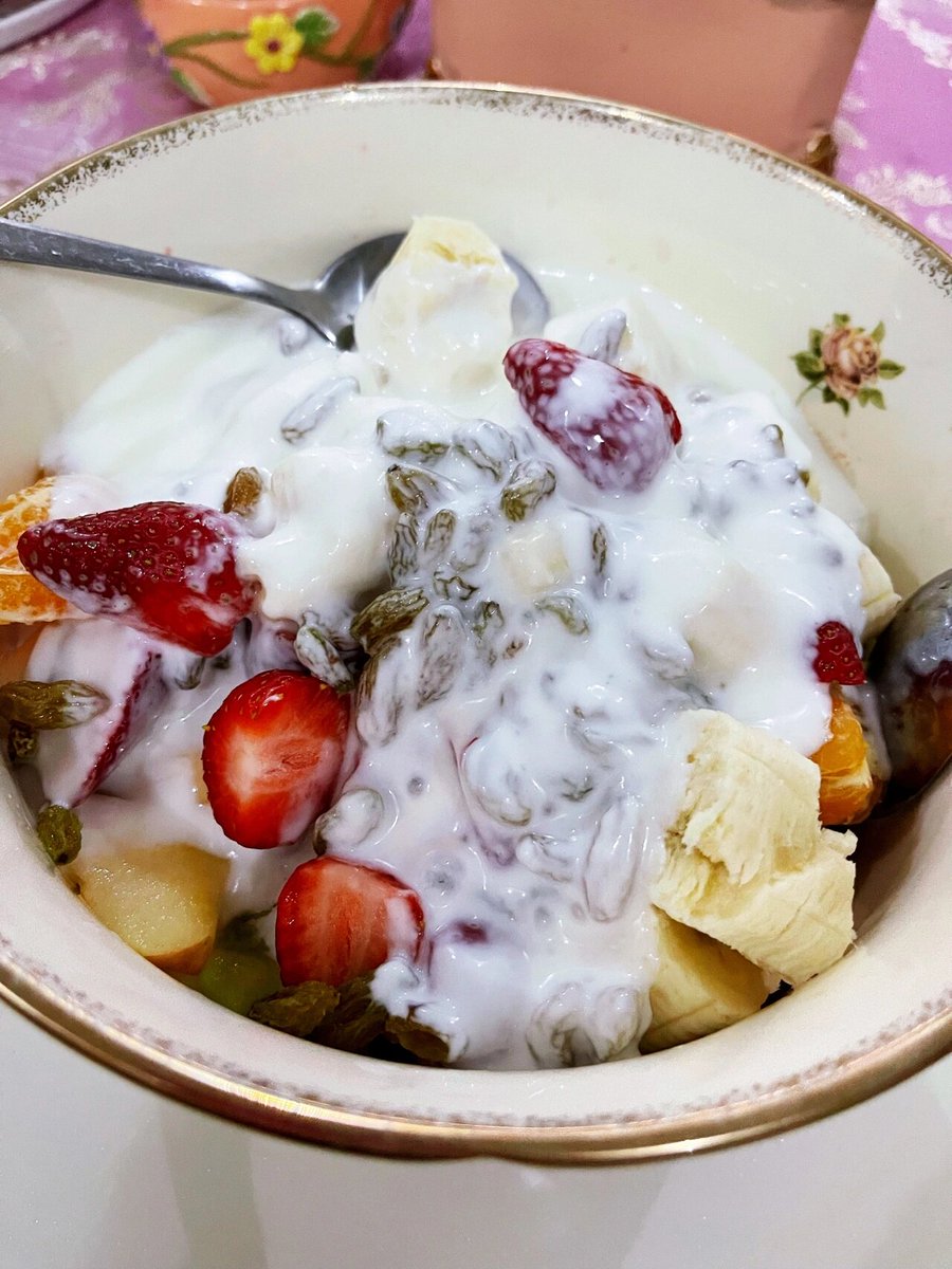 SimoneMesse's tweet image. Dinner tonight 🍓