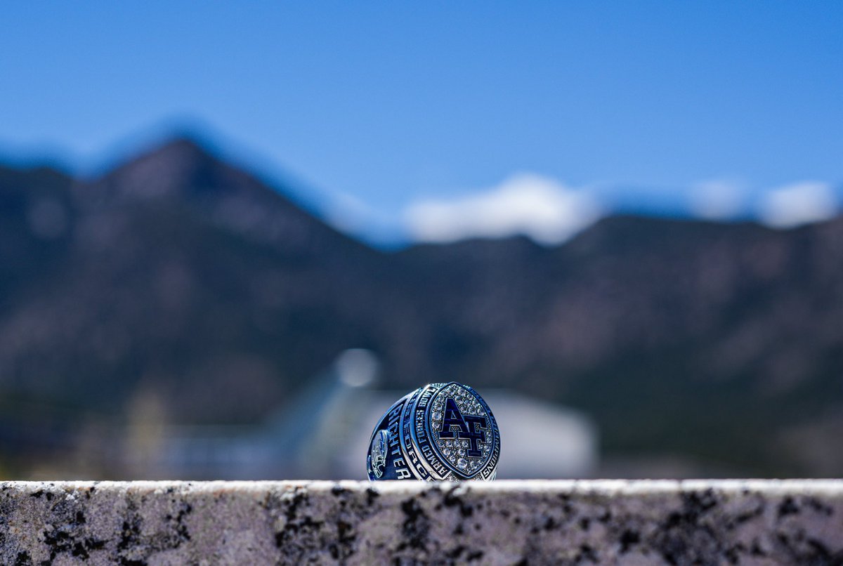 Suns out but we are feeling icy 🥶 

The Armed Forces Bowl champions rings ⚡️