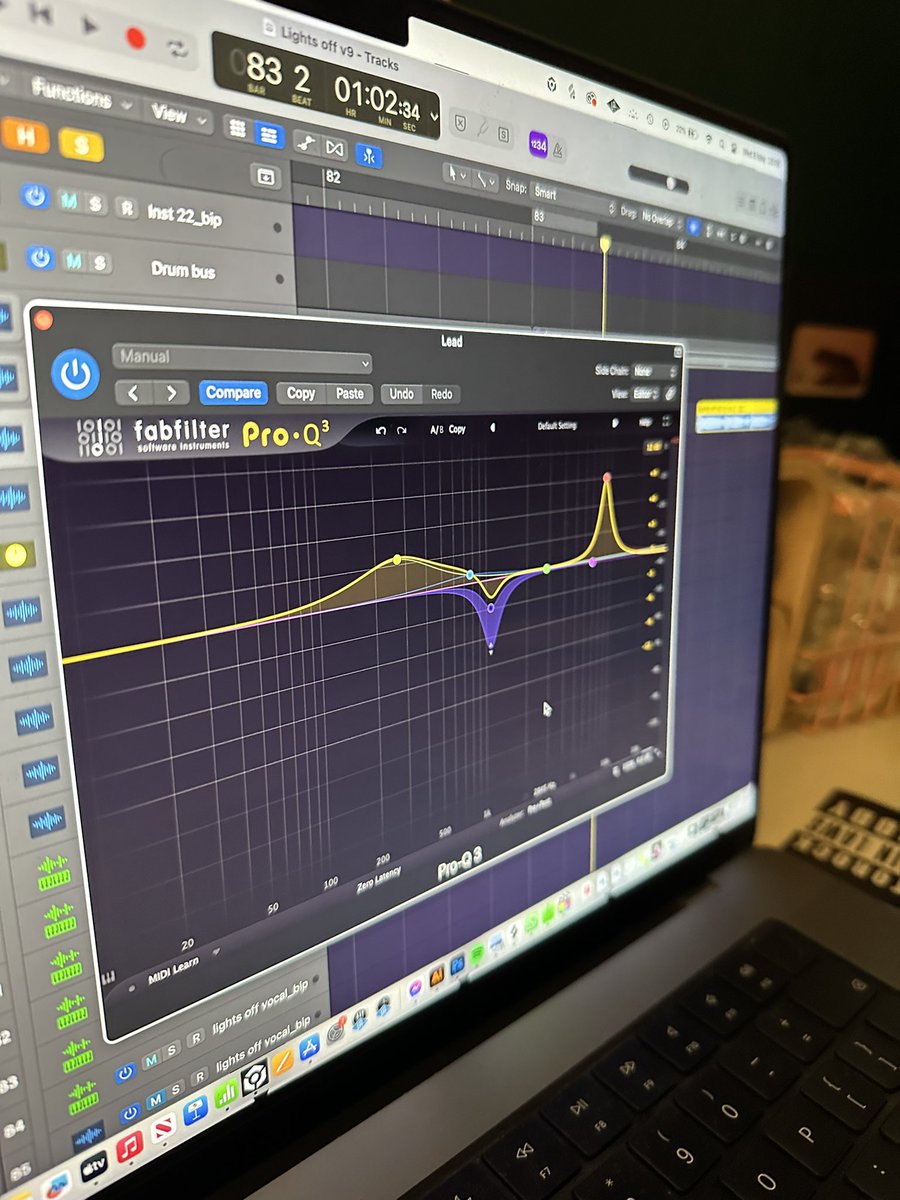 piri_io_'s tweet photo. bro had this eq on my vocal im gonna kill him https://t.co/issJdIXD9F