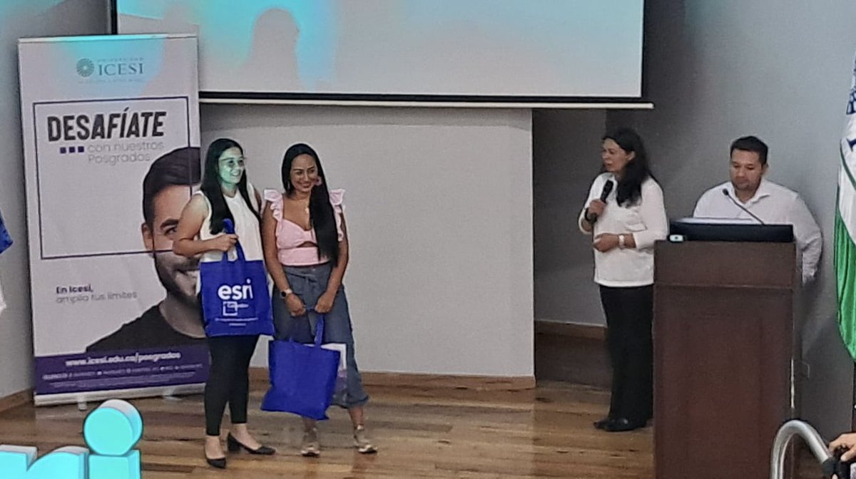 eicg_univalle's tweet image. #Actualidad💡 Estudiantes del Programa Académico Ingeniería Topográfica ganaron premio a la ‘mejor aplicación’ en encuentro de esri Colombia en Cali.

👉 Lea la nota completa en nuestro blog: noticiaseicg.blogspot.com/2024/05/estudi…
.
.
#UniValle #Topografia #Geomatica #Aplicacion #Innovacion