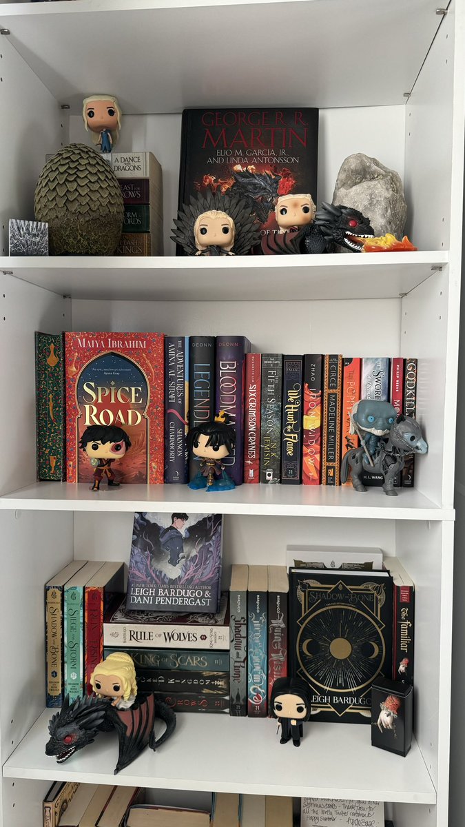 My bookshelves (updated edition) 📚